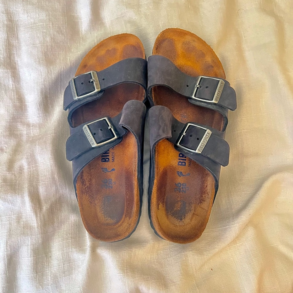 GUC Arizona Birkenstocks
